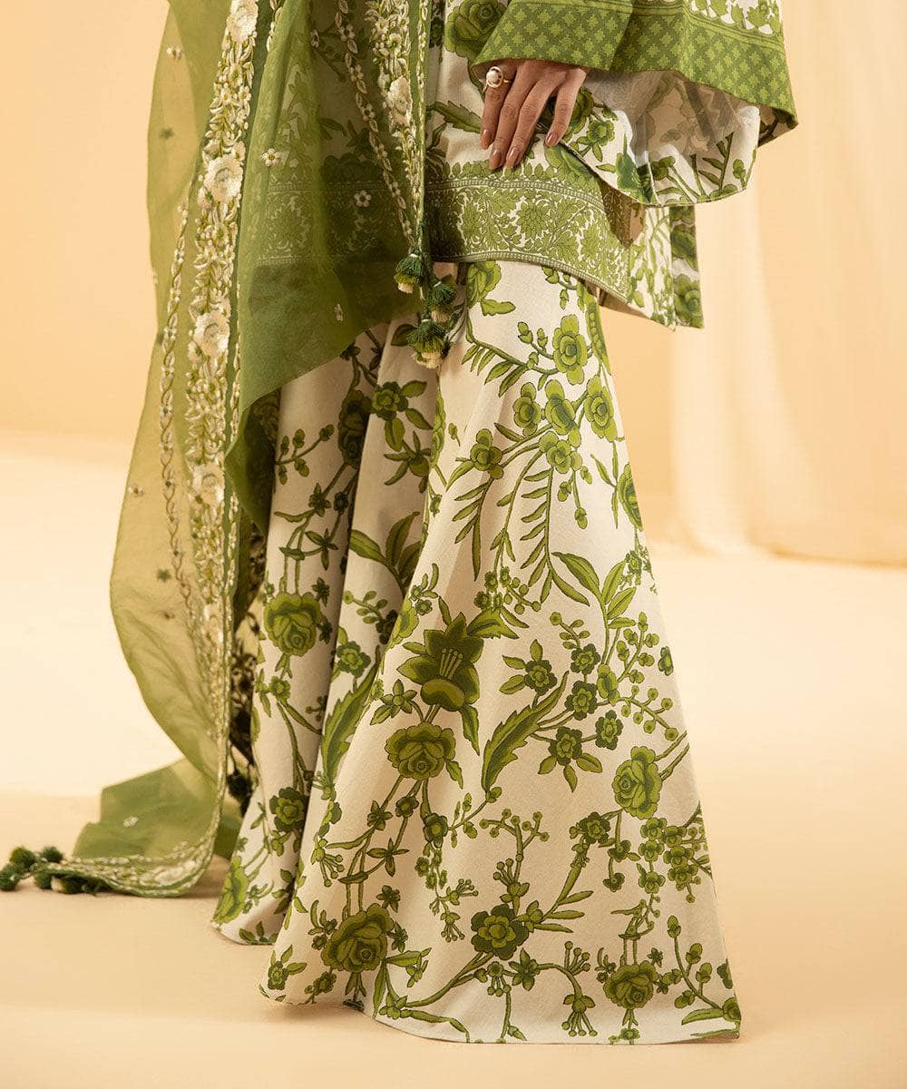 img_sapphire_lawn_23_awwal_boutique