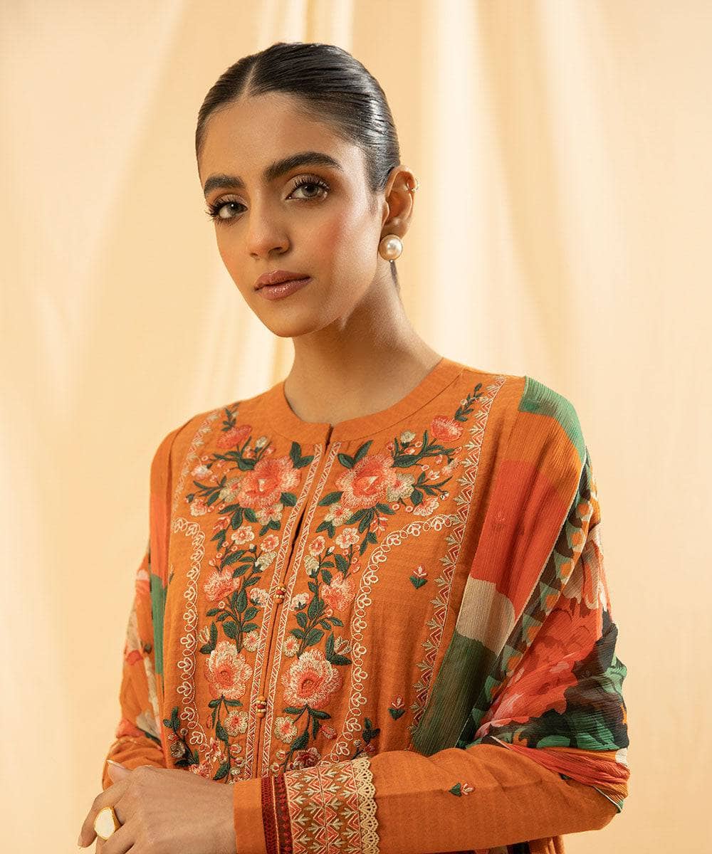 Img_sapphire_lawn_23_awwal_boutique