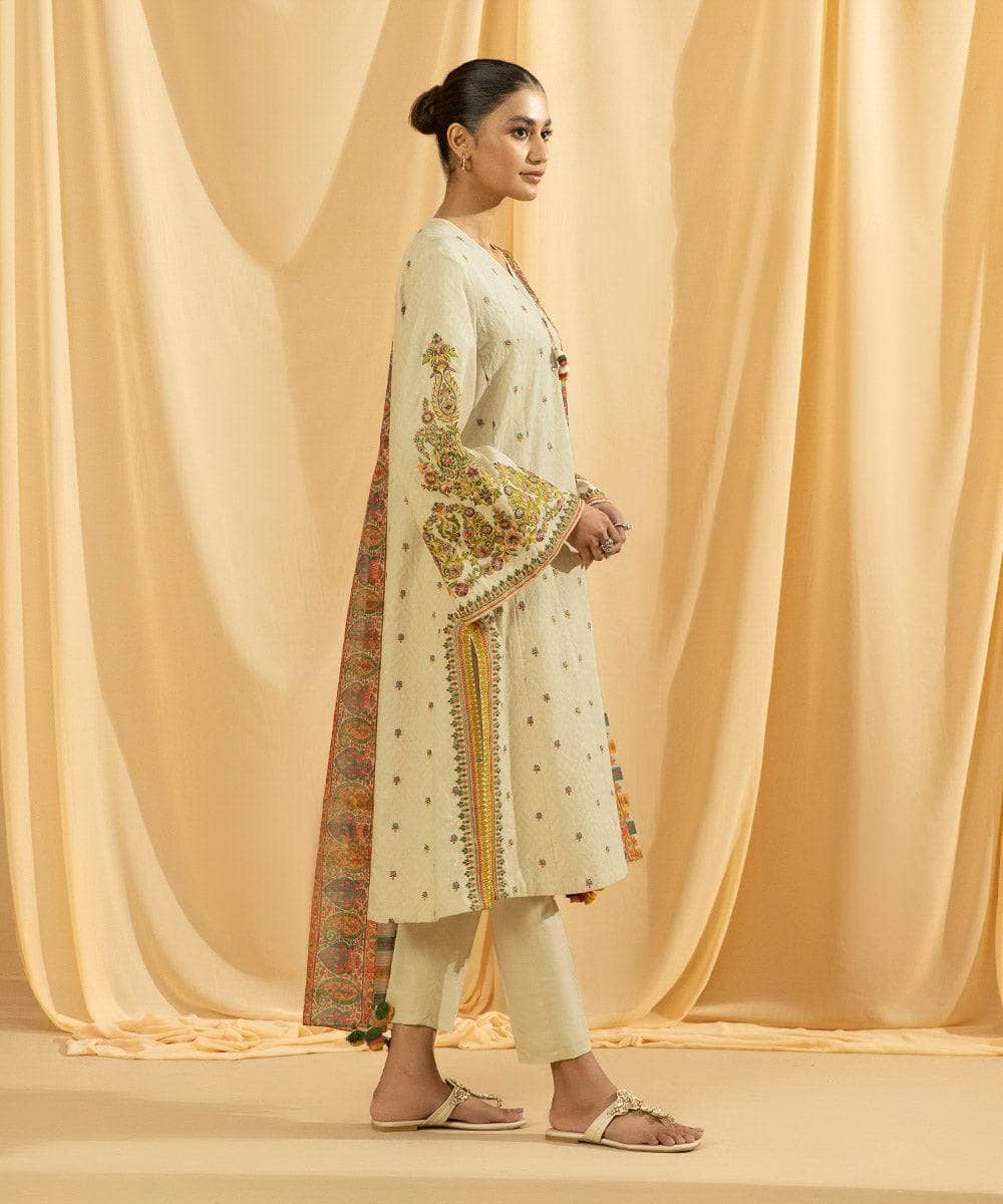img_sapphire_lawn_23_awwal_boutique