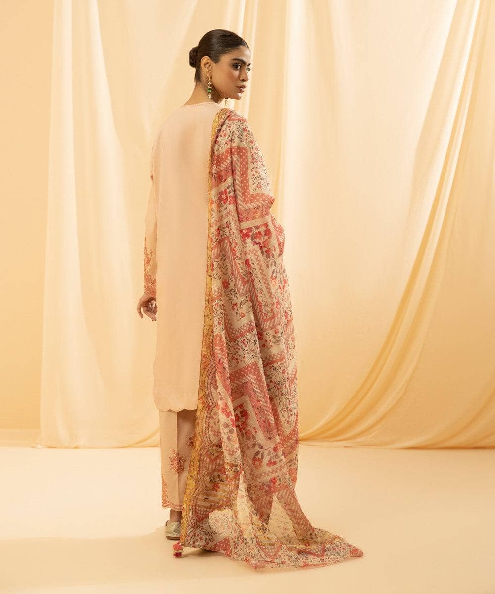 img_sapphire_lawn_23_awwal_boutique