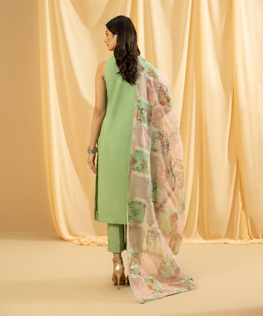 Img_sapphire_lawn_23_awwal_boutique