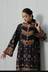 img_sapphire_intermix_awwal_boutique