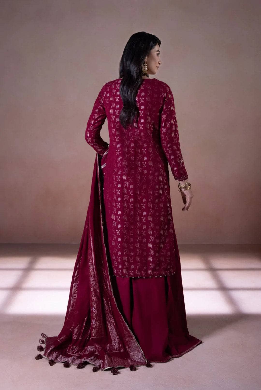img_sapphire_intermix_awwal_boutique