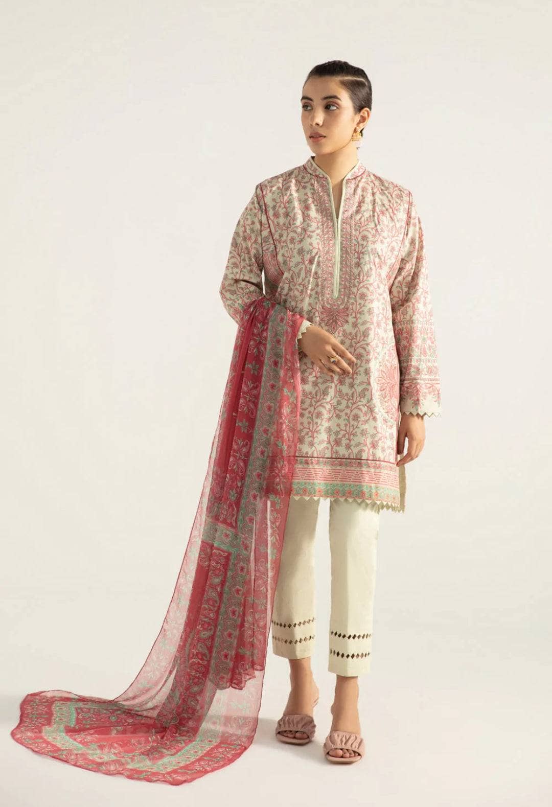 img_sapphire_intermix_awwal_boutique