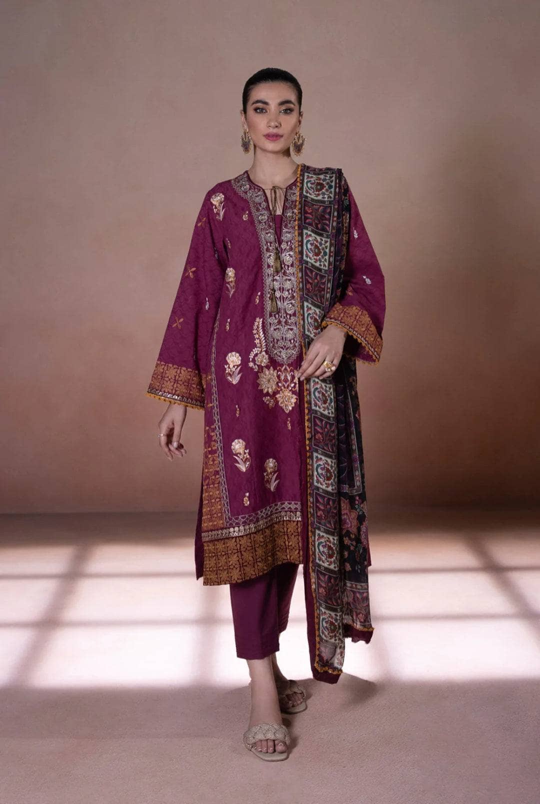 img_sapphire_intermix_2022_awwal_boutique
