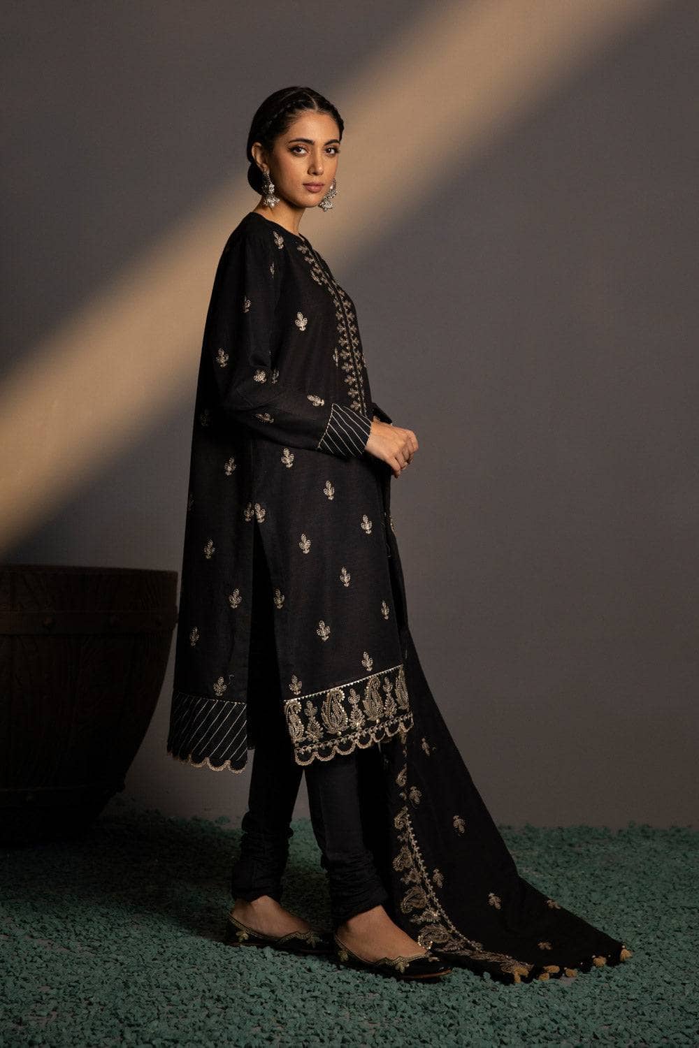 Img_sapphire_winter_2022_awwal_boutique