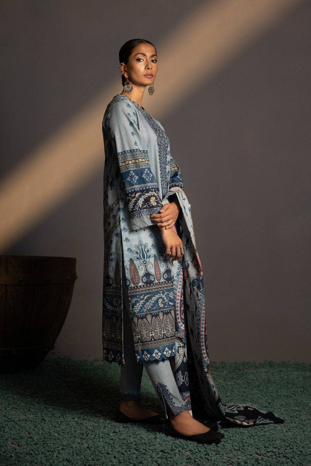 Img_sapphire_winter_2022_awwal_boutique