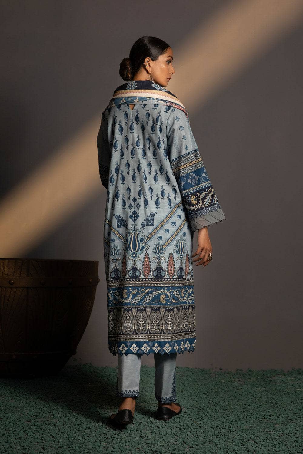 Img_sapphire_winter_2022_awwal_boutique