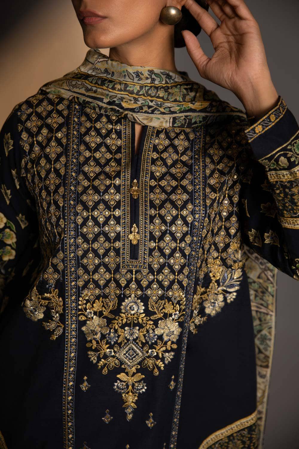 Img_sapphire_winter_2022_awwal_boutique