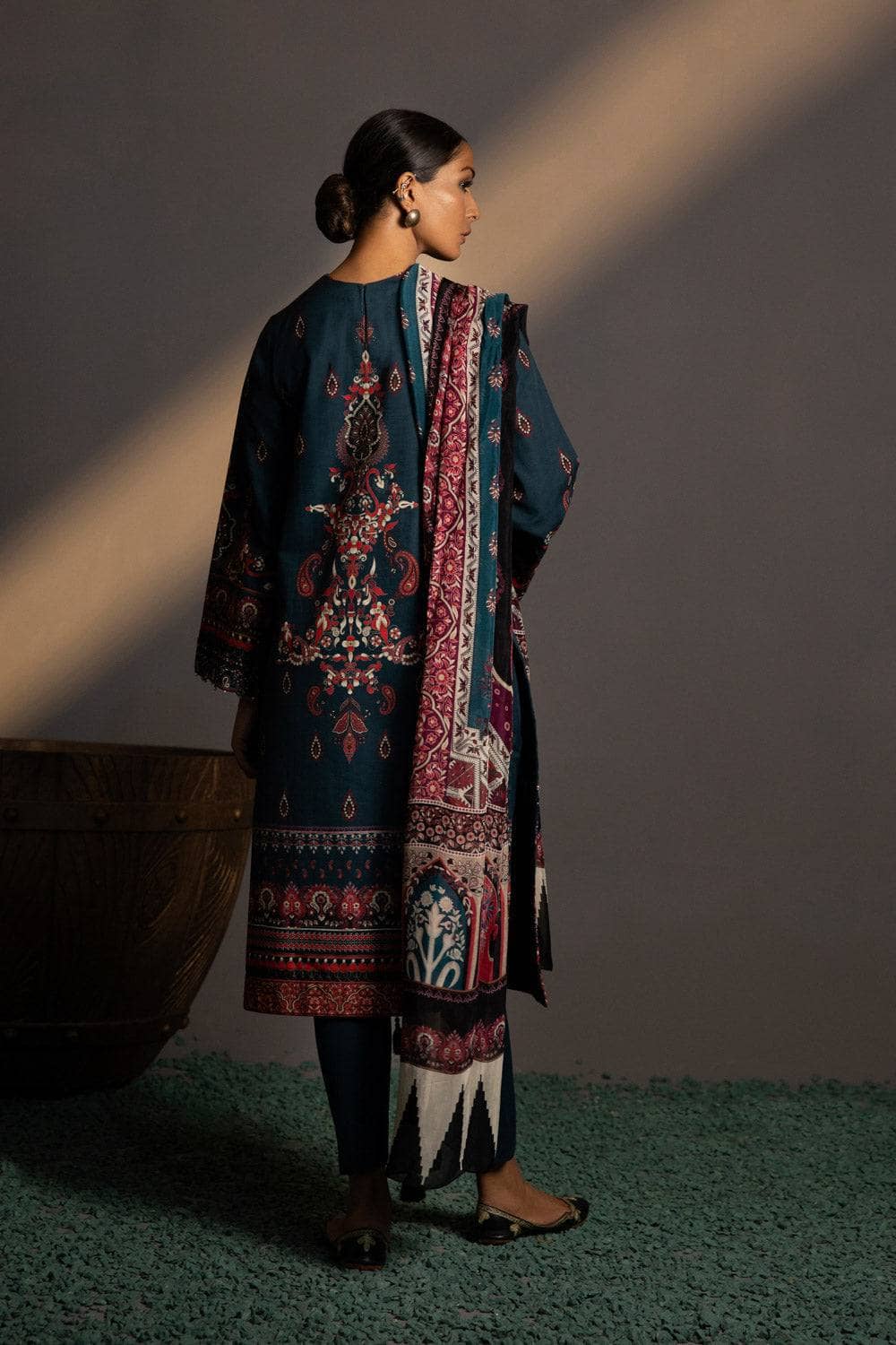 Img_sapphire_winter_2022_awwal_boutique