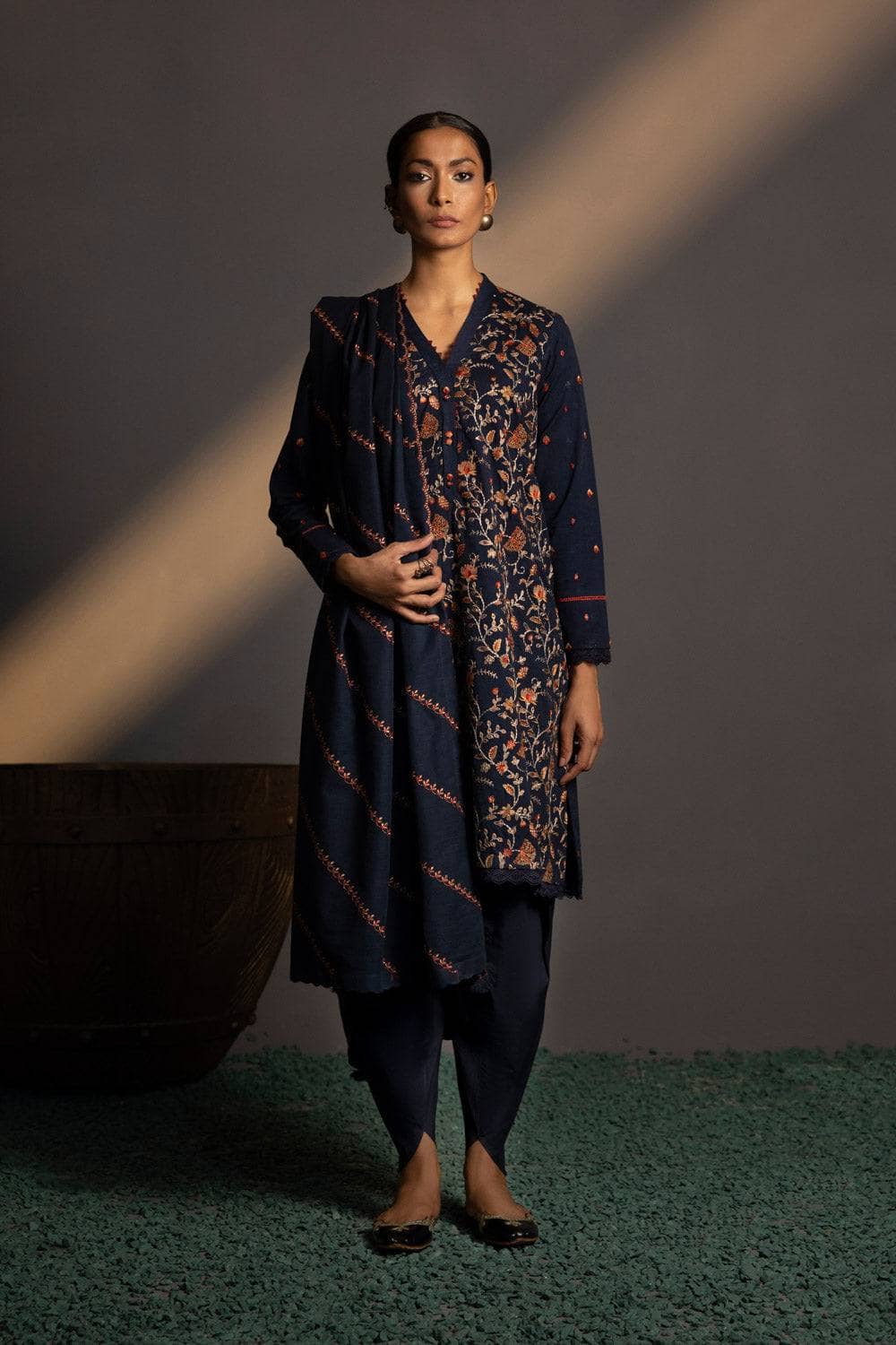 Img_sapphire_winter_2022_awwal_boutique