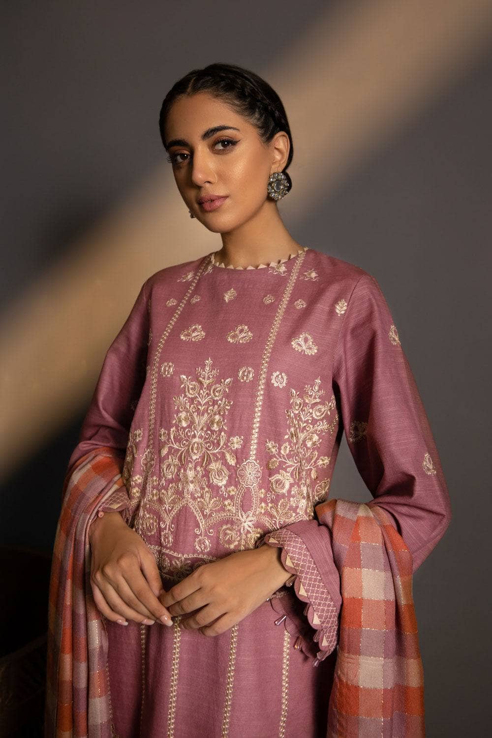 Img_sapphire_winter_2022_awwal_boutique