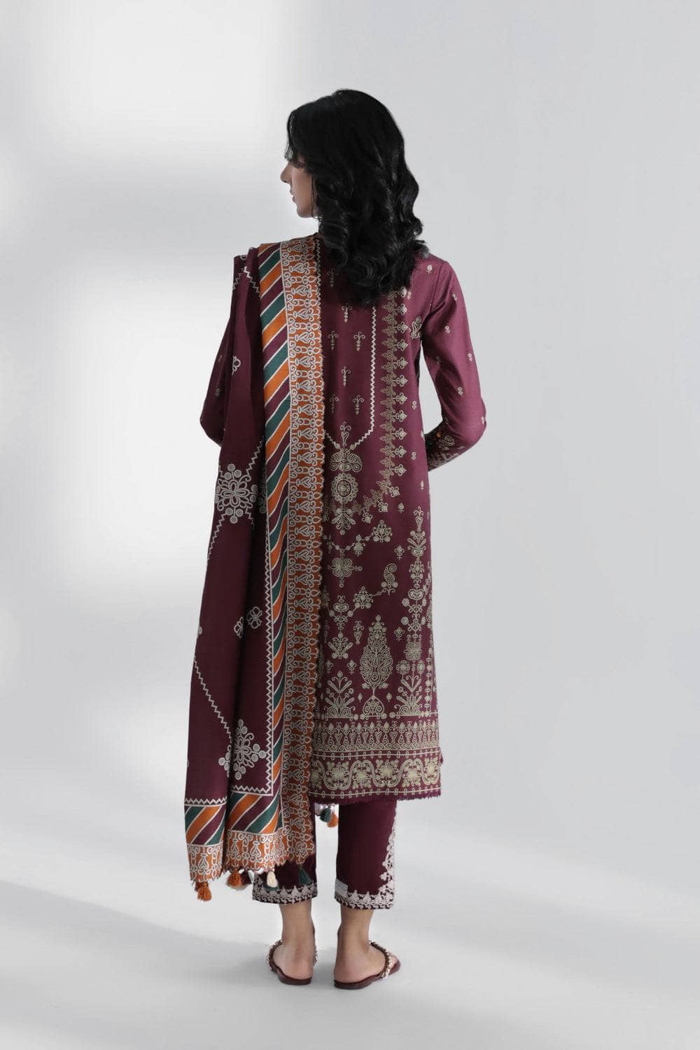 img_sapphire_winter_2022_awwal_boutique