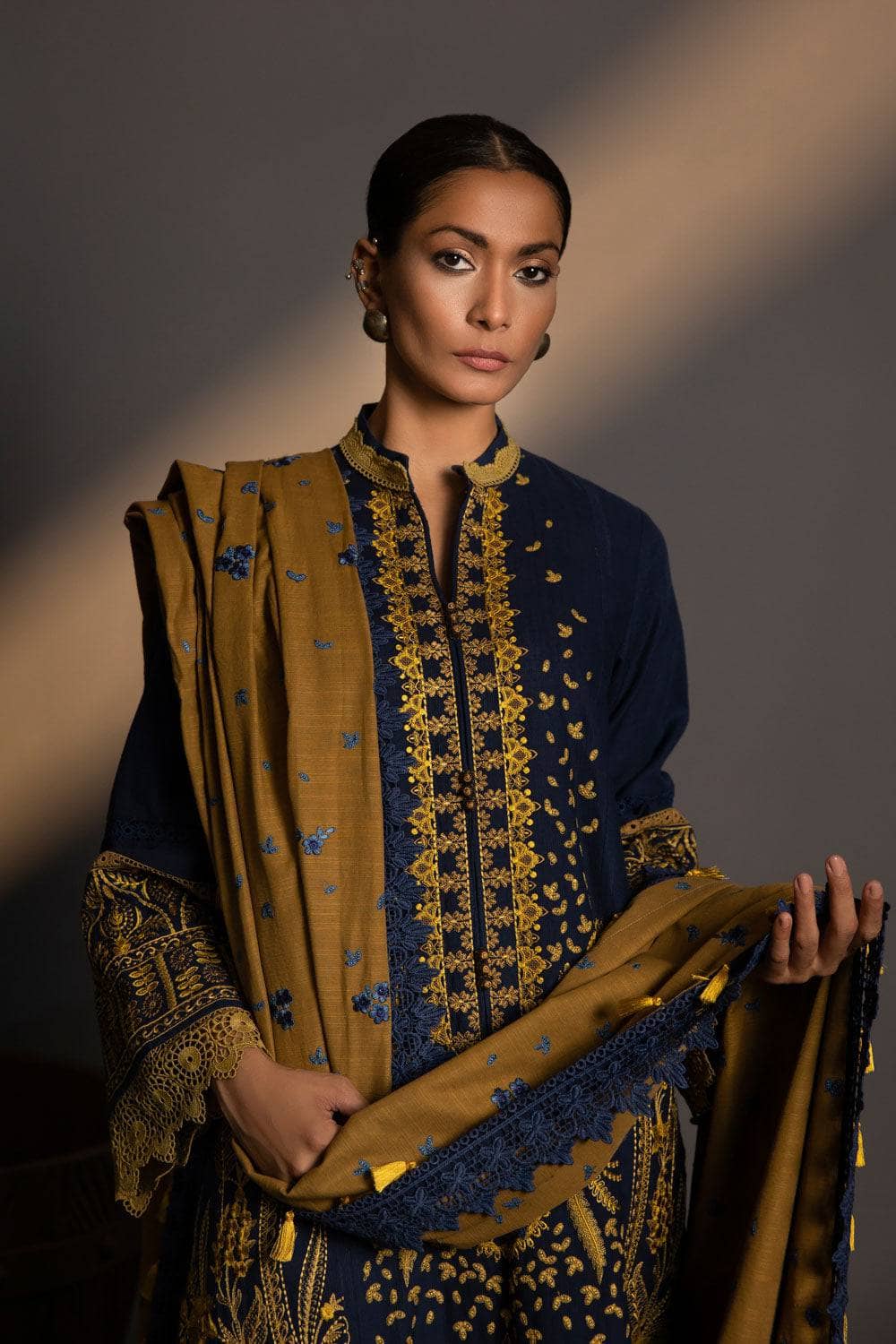 img_sapphire_winter_2022_awwal_boutique