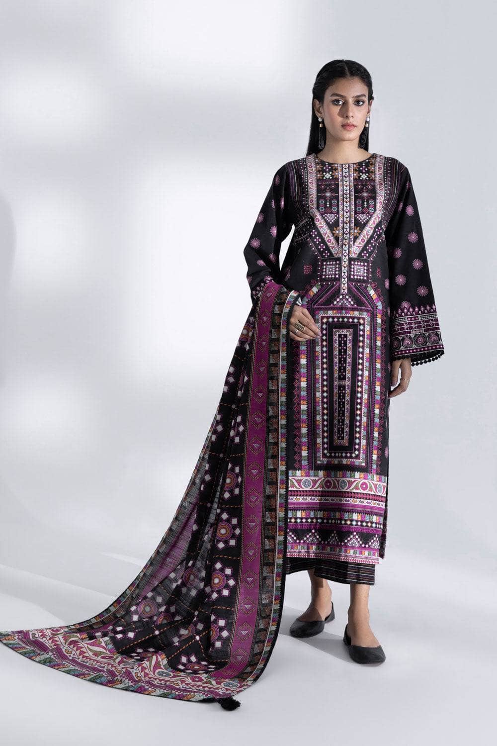 img_sapphire_winter_2022_awwal_boutique