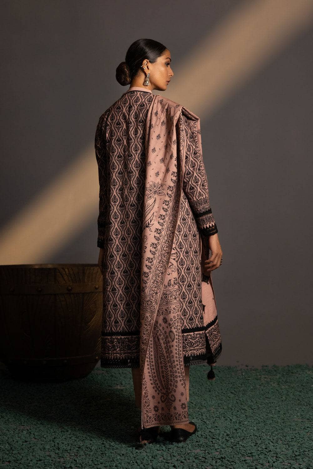 img_sapphire_winter_2022_awwal_boutique
