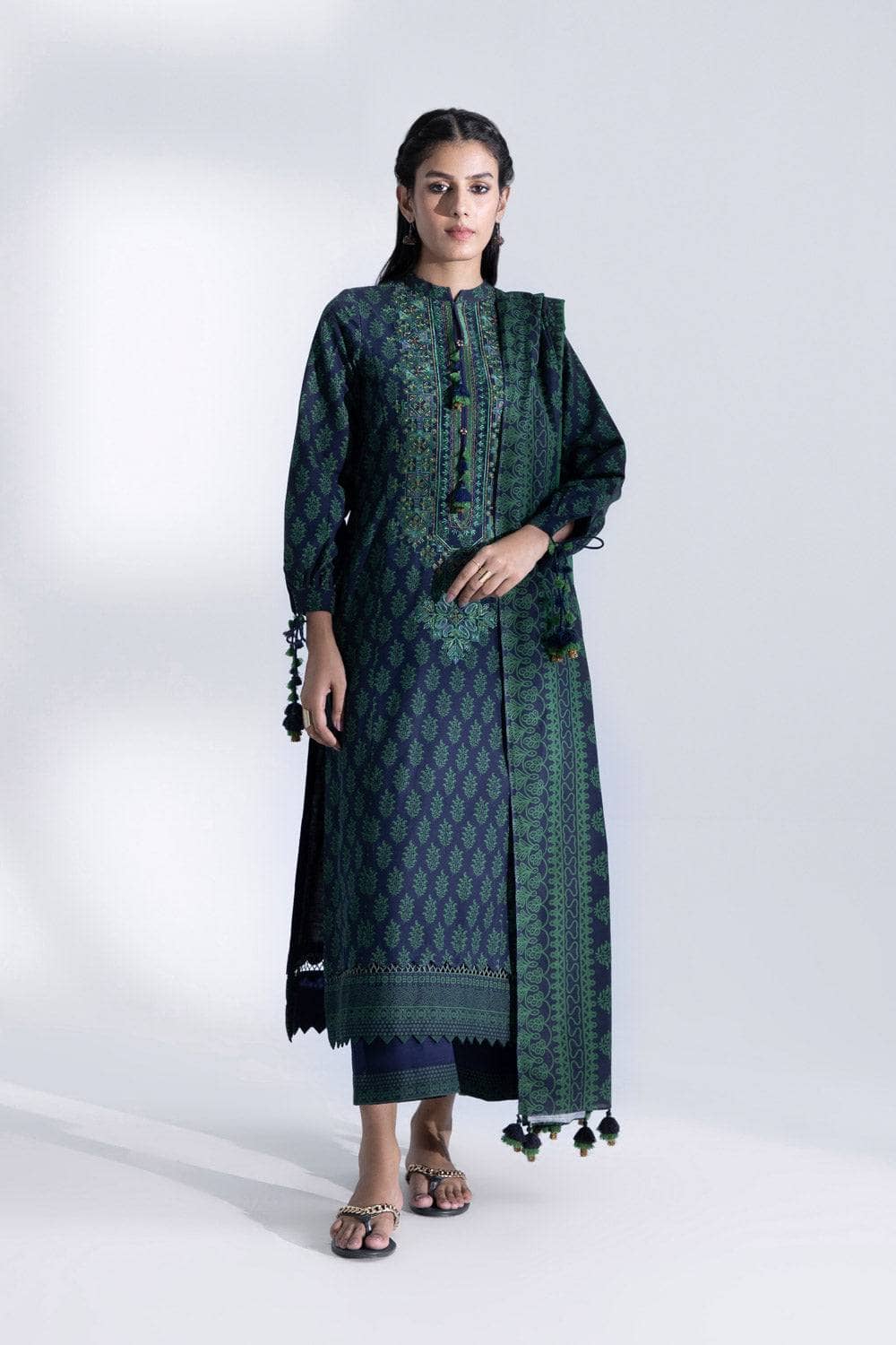 img_sapphire_winter_2022_awwal_boutique