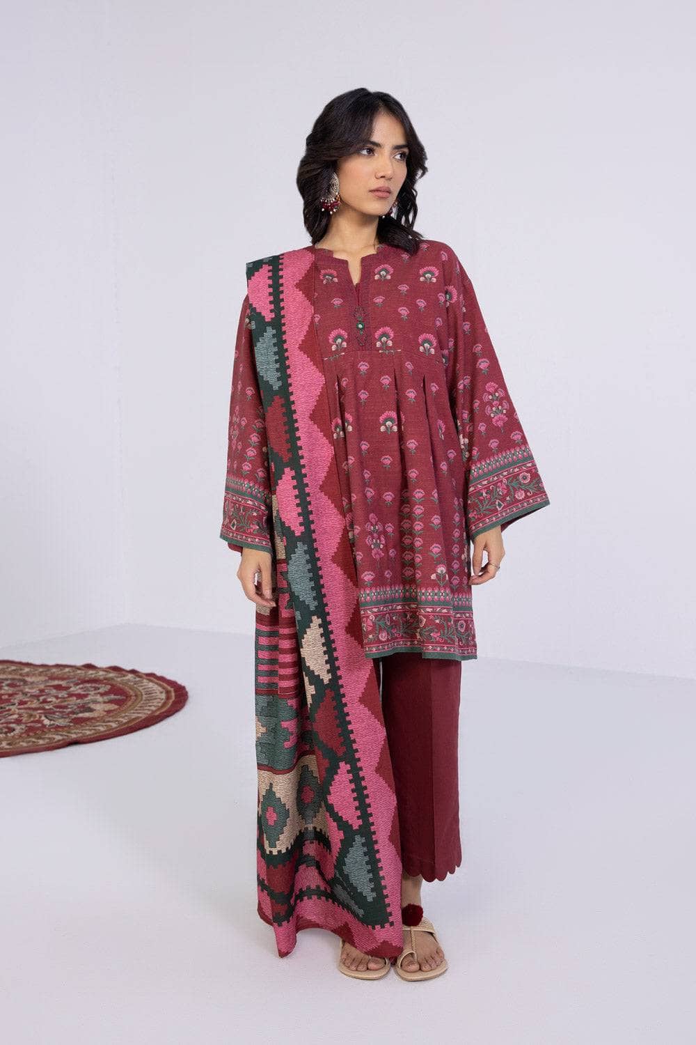 Img_sapphire_khaddar_2022_awwal_boutique