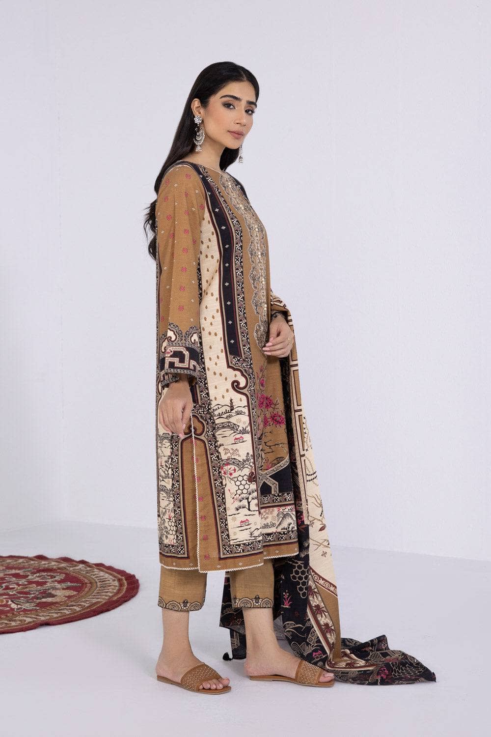 img_sapphire_winter_2022_awwal_boutique