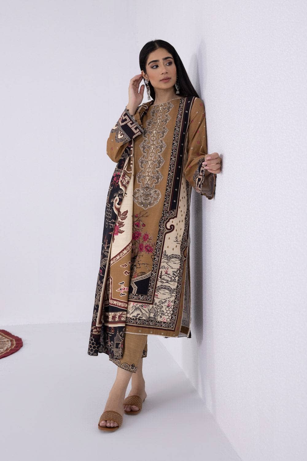 img_sapphire_winter_2022_awwal_boutique