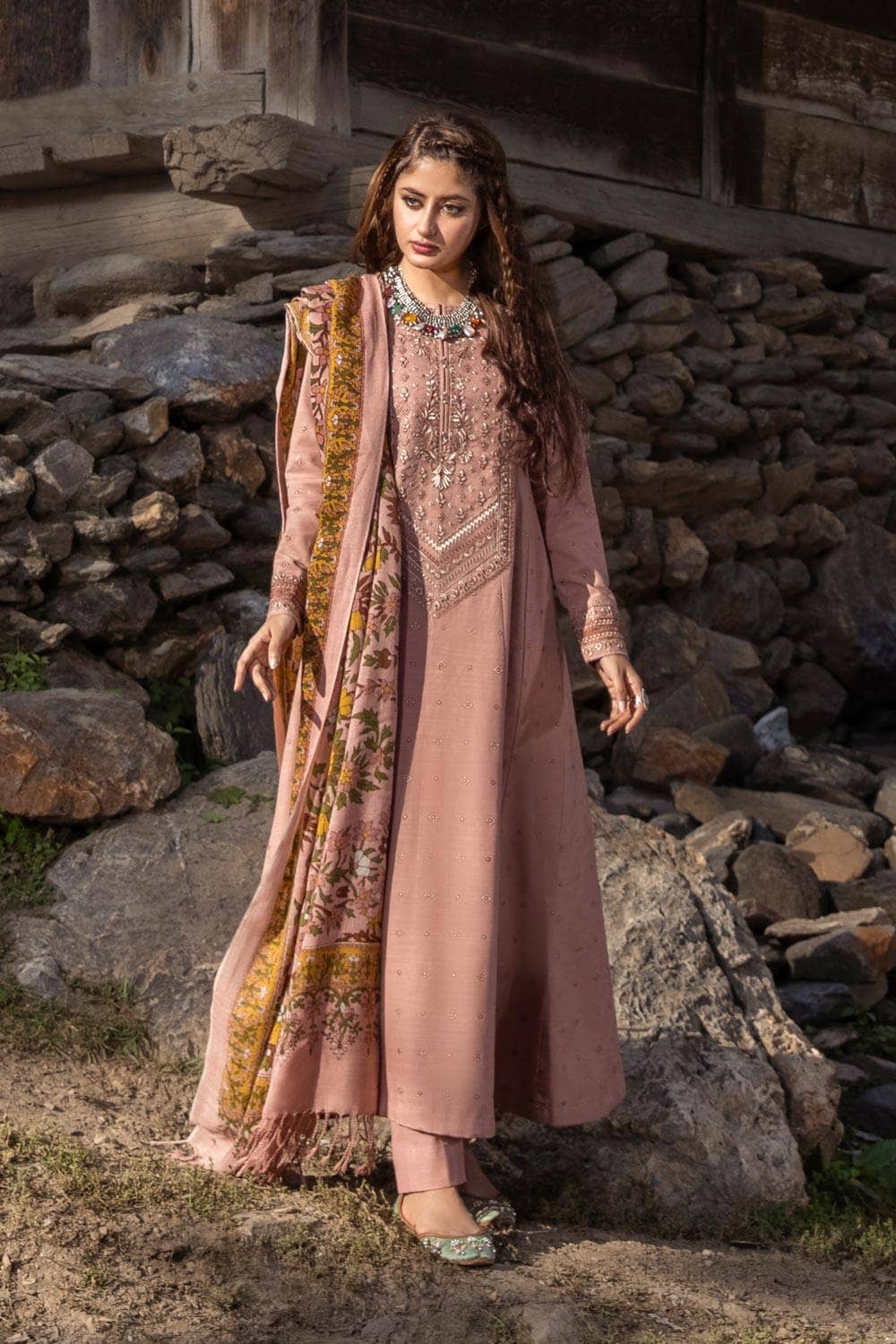 img_sapphire_winter_2022_awwal_boutique