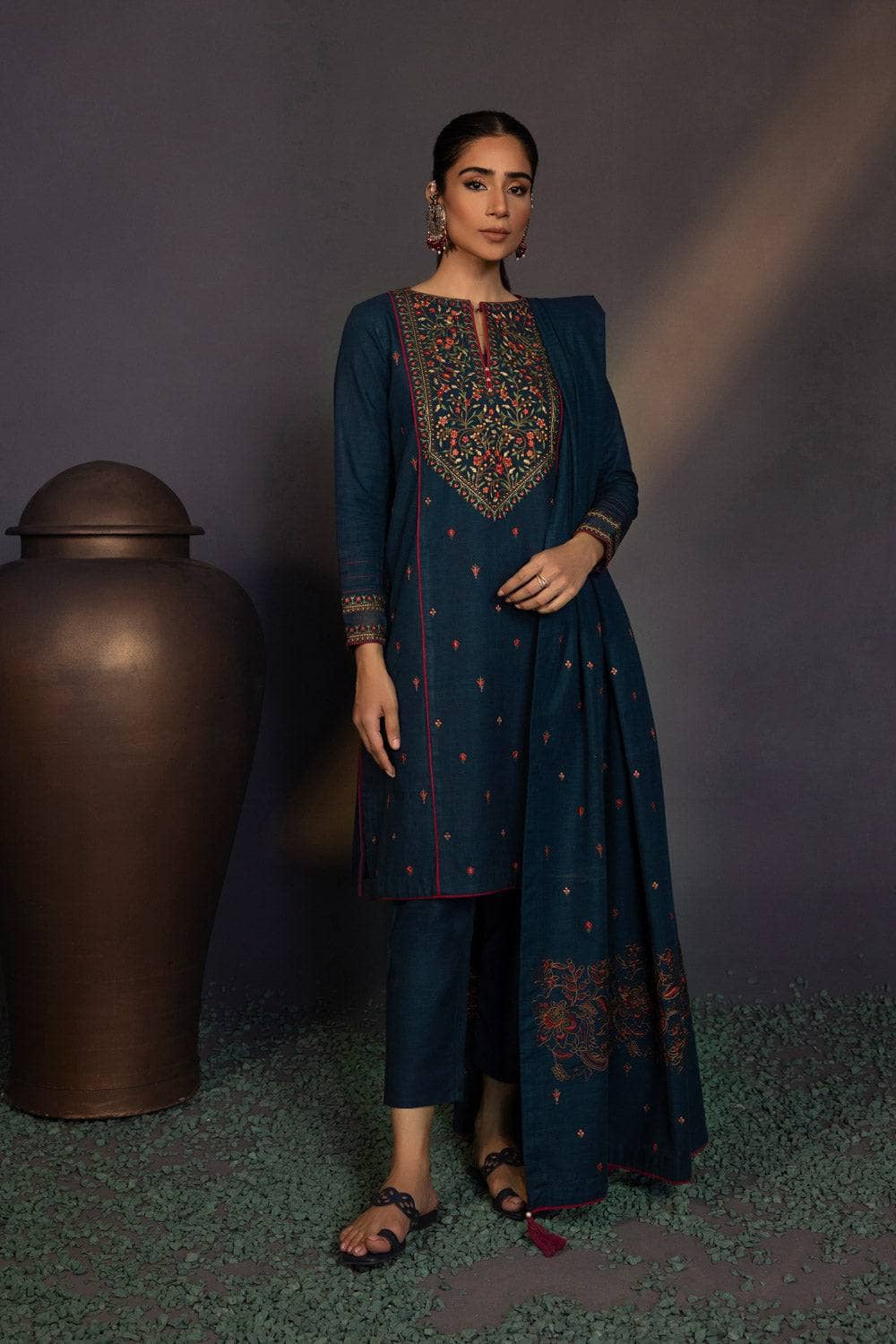 img_sapphire_winter_2022_awwal_boutique