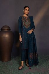 img_sapphire_winter_2022_awwal_boutique