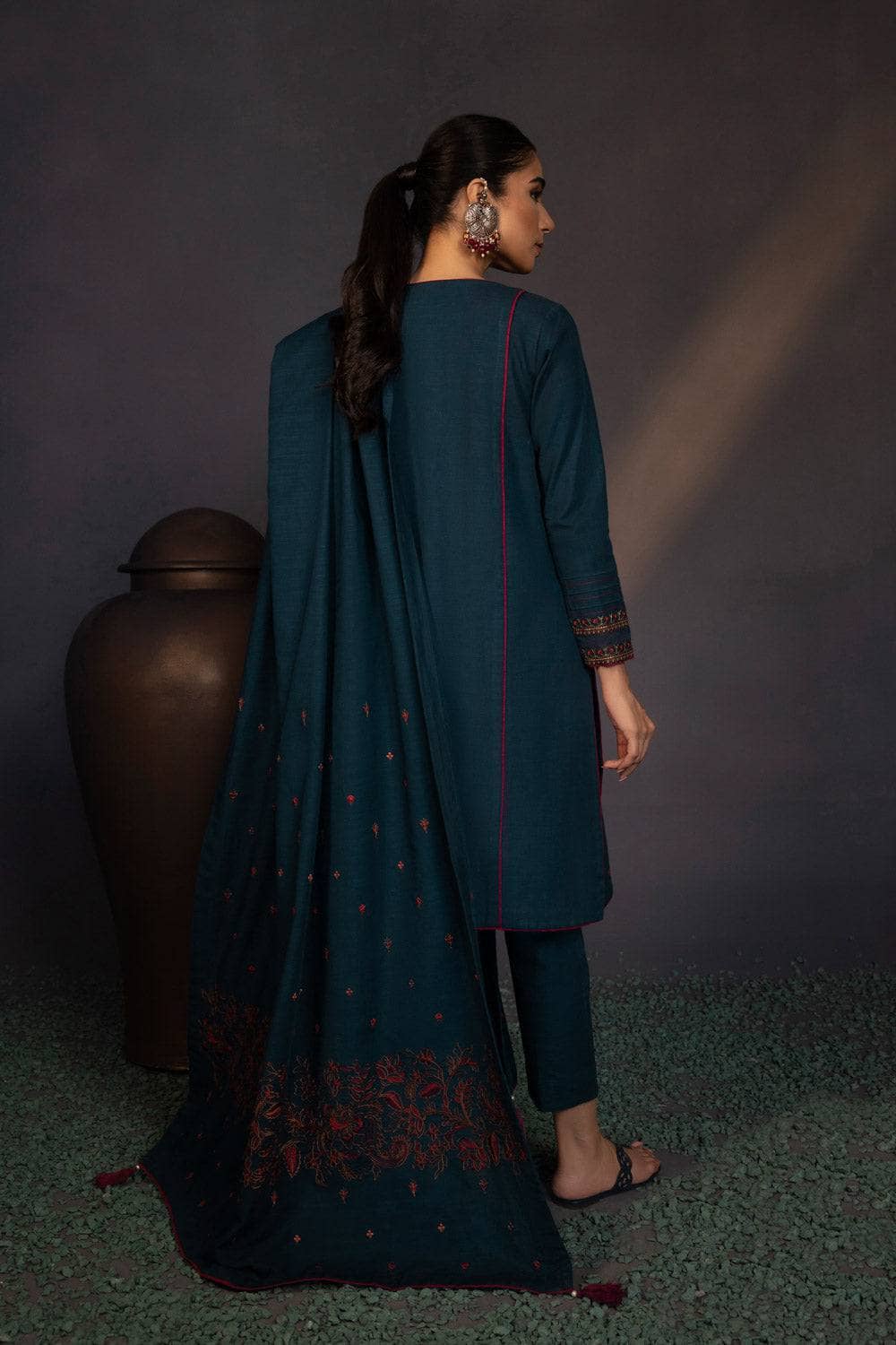 img_sapphire_winter_2022_awwal_boutique