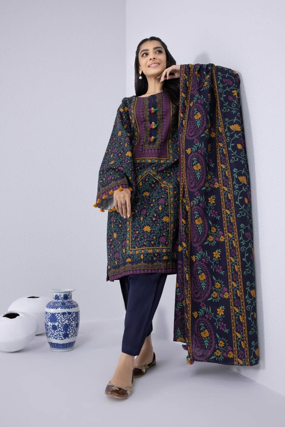 img_sapphire_winter_2022_awwal_boutique