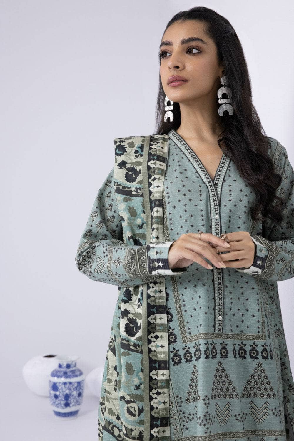 img_sapphire_winter_2022_awwal_boutique