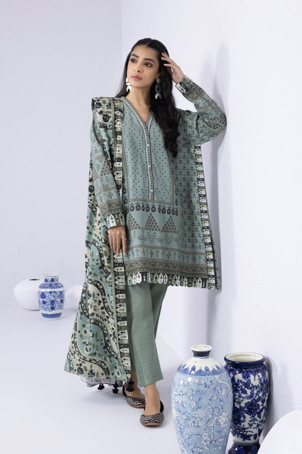 img_sapphire_winter_2022_awwal_boutique
