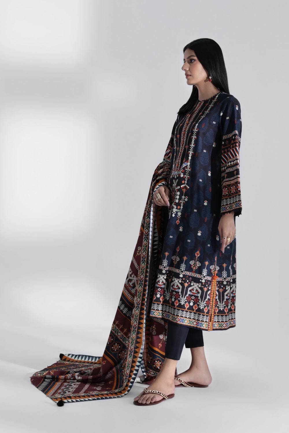 img_sapphire_winter_2022_awwal_boutique