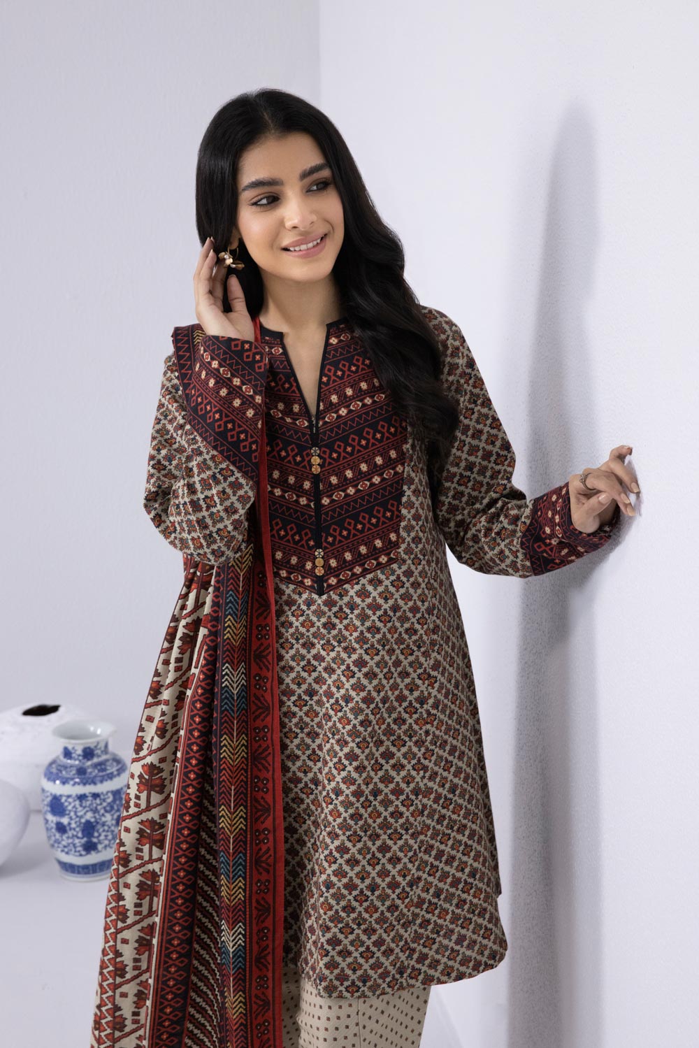 img_sapphire_winter_2022_awwal_boutique