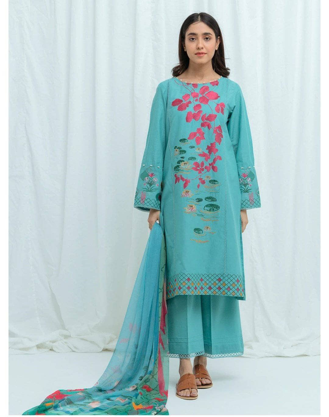 img_beechtree_lawn_2021_awwal_boutique