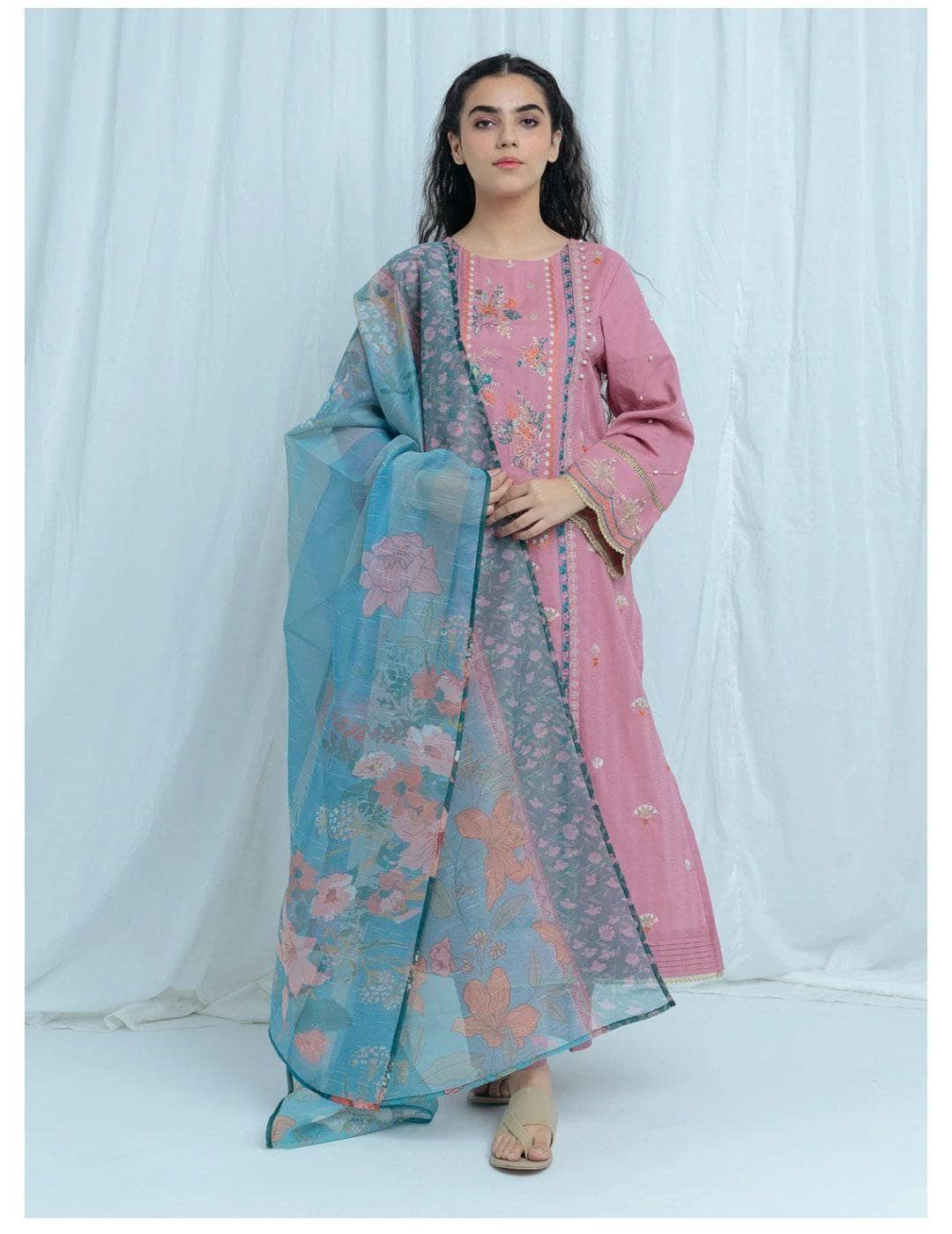 img_beechtree_lawn_2021_awwal_boutique