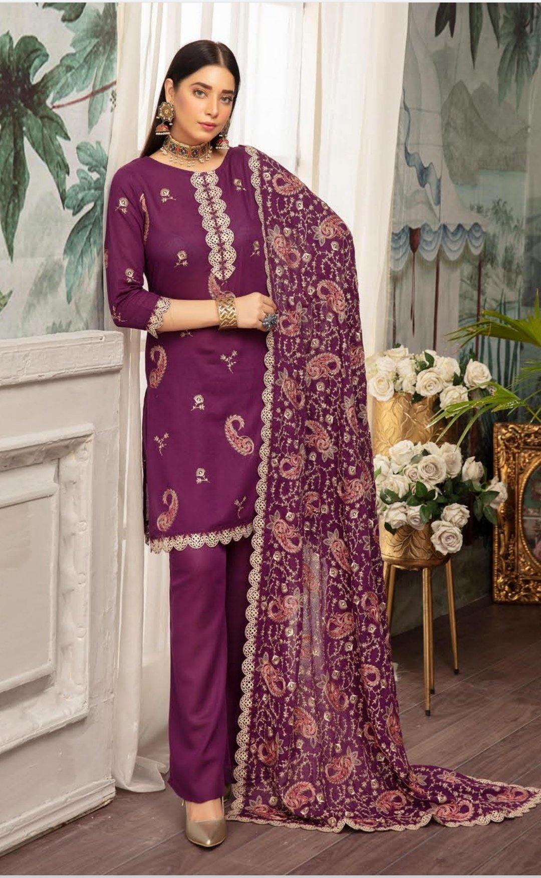 img_shaista_karandi_winter_collection_awwal_boutique