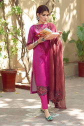 img_kinaar_lawn_by_shiza_hassan_2021_awwal_boutique