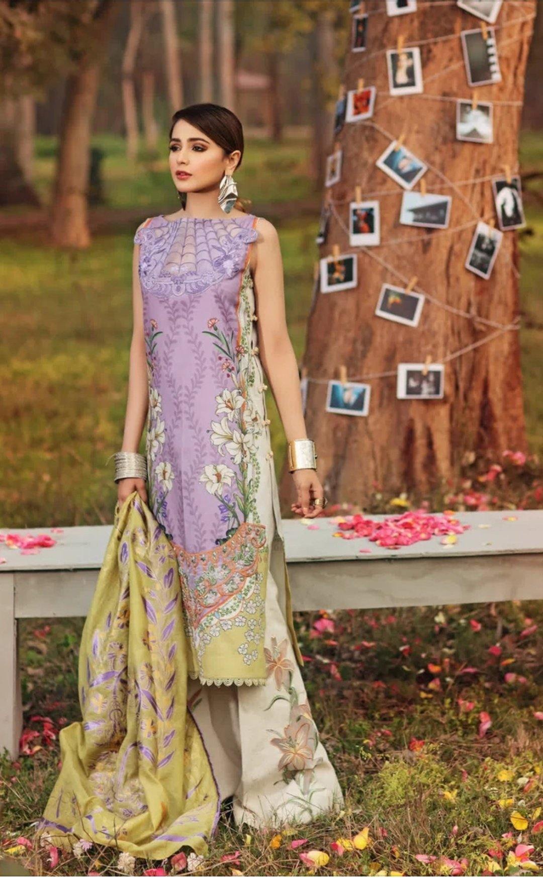 img_shiza_hassan_lawn_collection_awwal_boutique