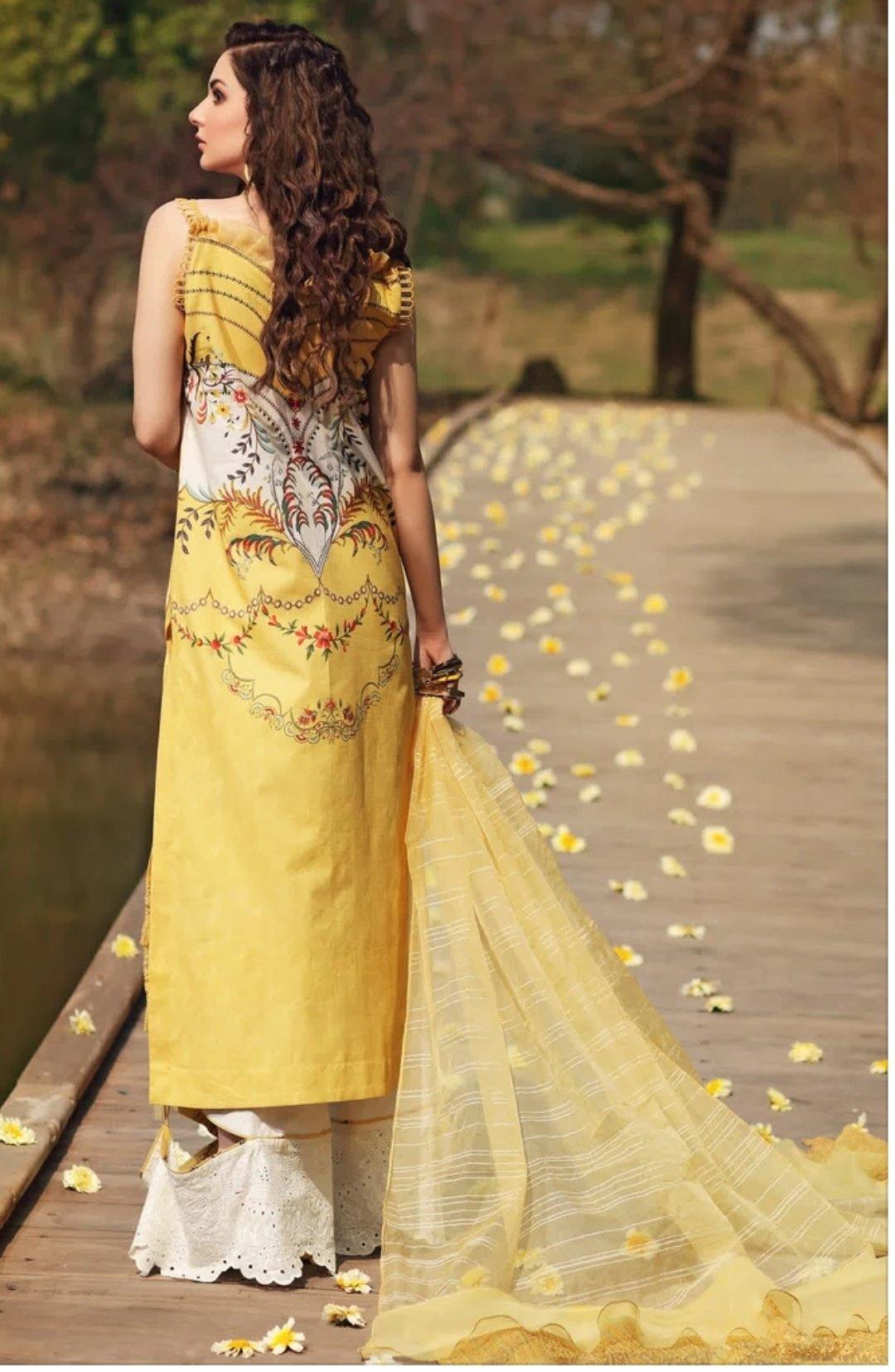 img_shiza_hassan_lawn_collection_awwal_boutique