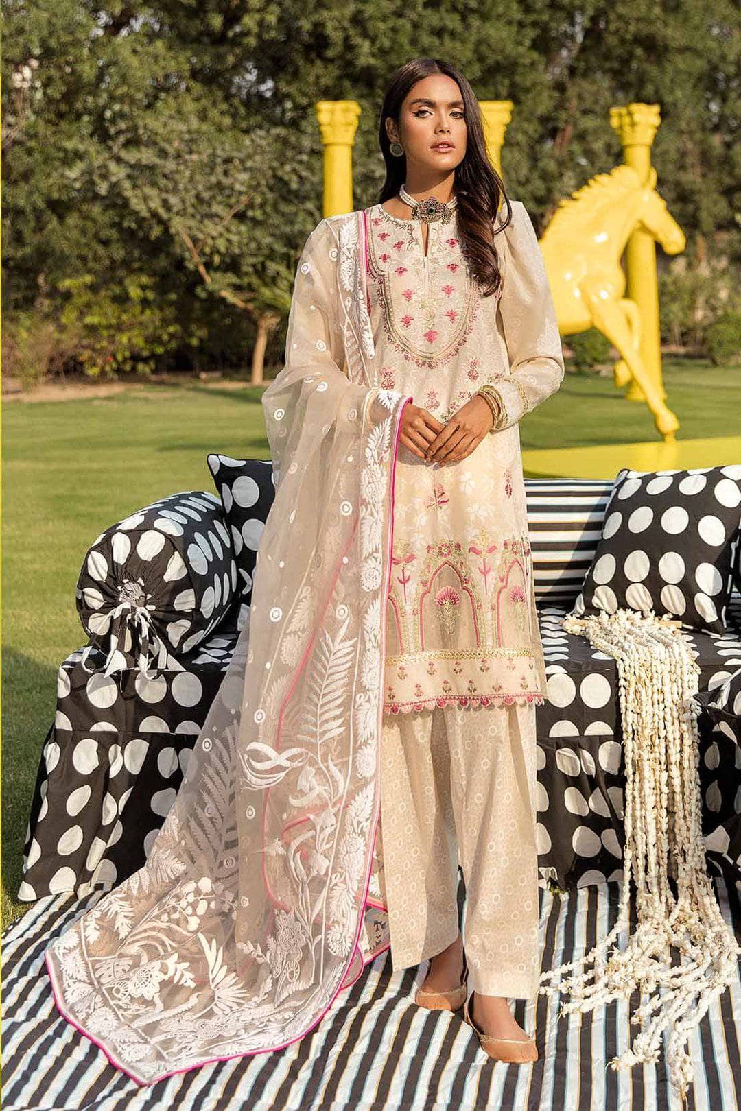 img_so_kamal_luxury_lawn_2021_awwal_boutique