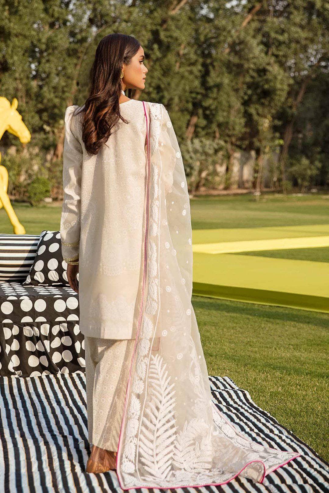 img_so_kamal_luxury_lawn_2021_awwal_boutique