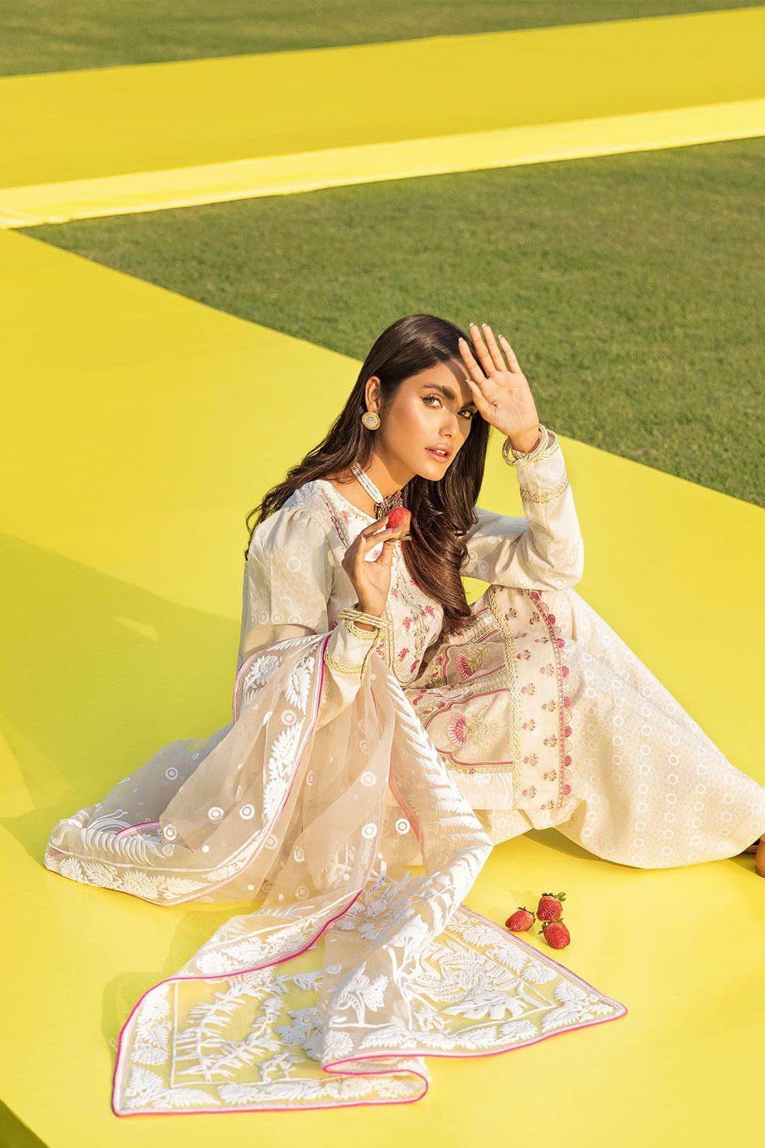 img_so_kamal_luxury_lawn_2021_awwal_boutique