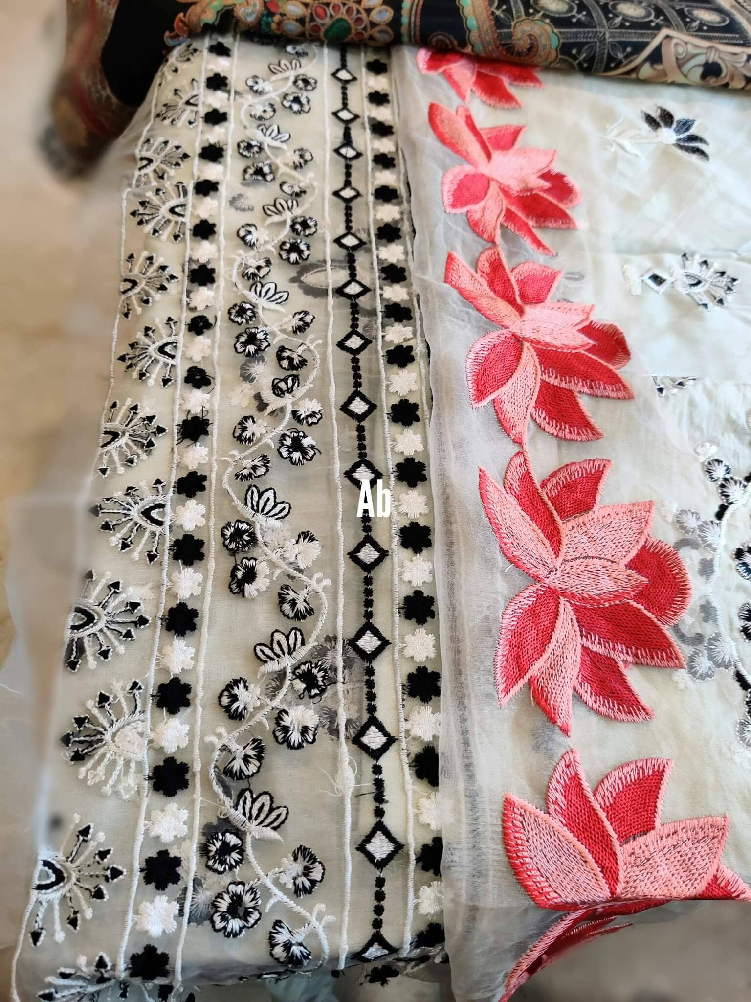 img_open_pics_so_kamal_lawn-2021_awwal_boutique