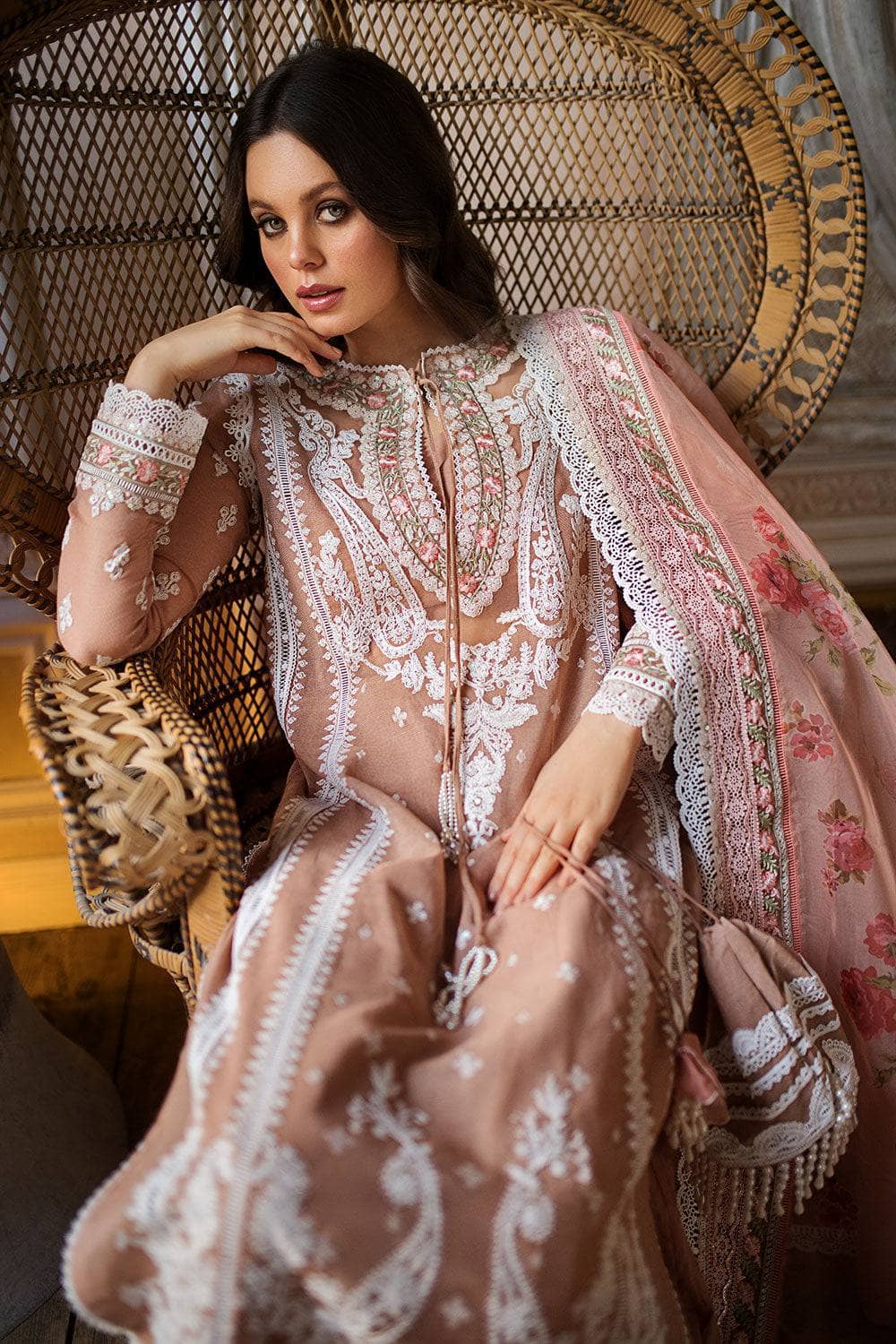 img_sobia_nazir_lawn_23_awwal_boutique