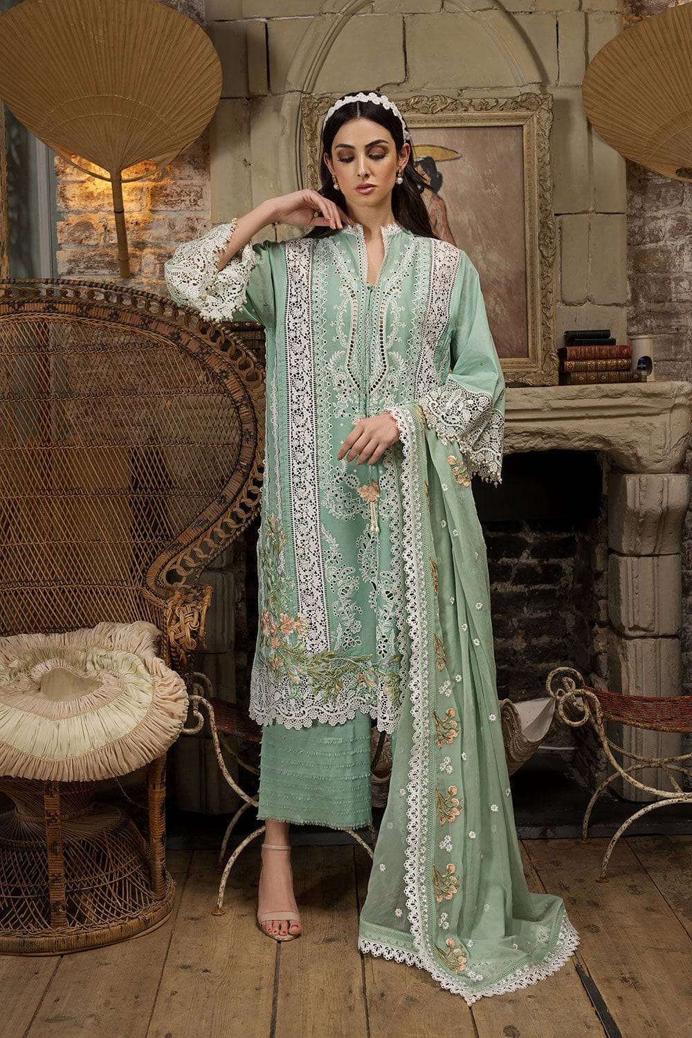 img_sobia_nazir_lawn_23_awwal_boutique