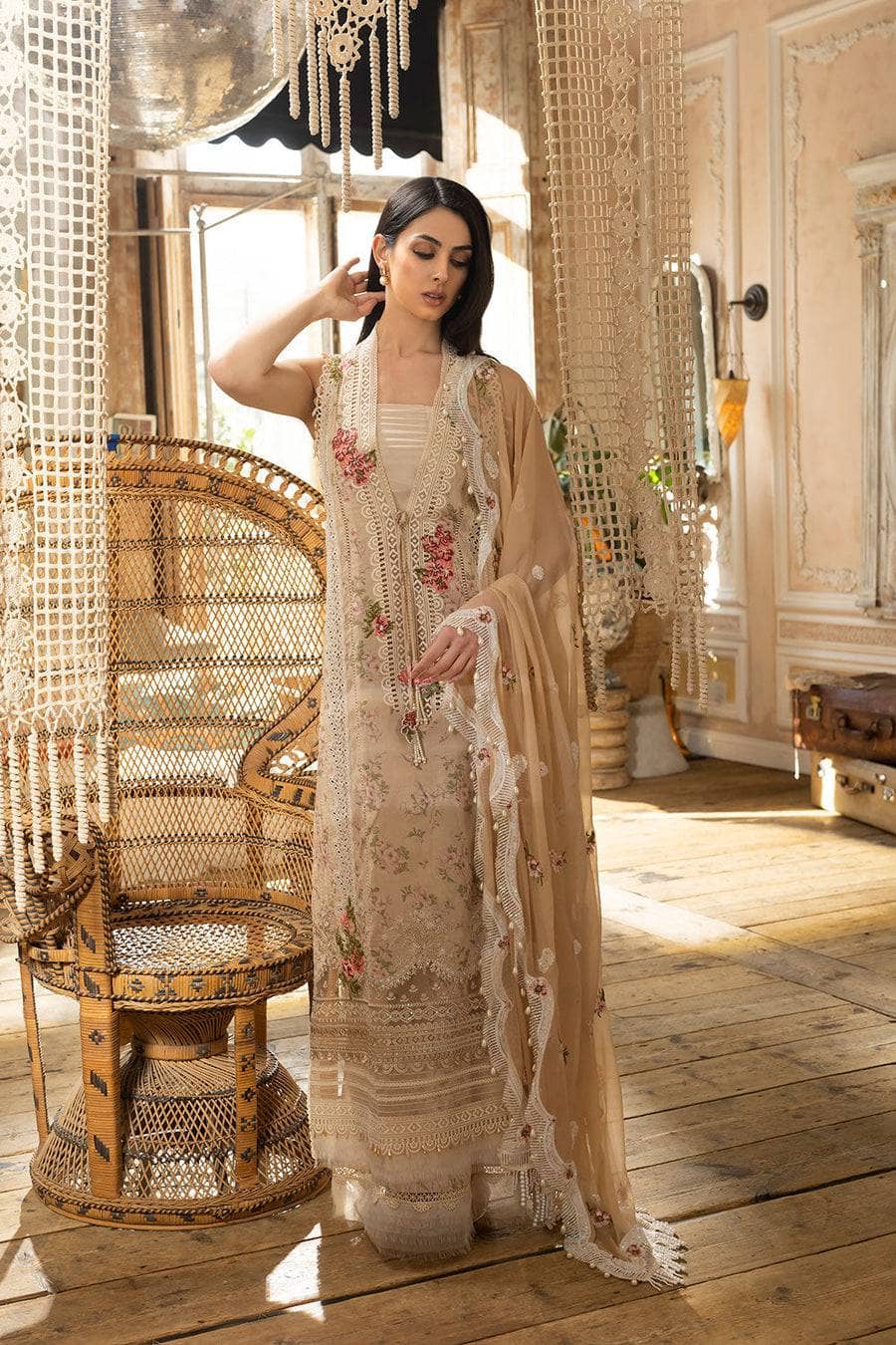 img_sobia_nazir_lawn_23_awwal_boutique