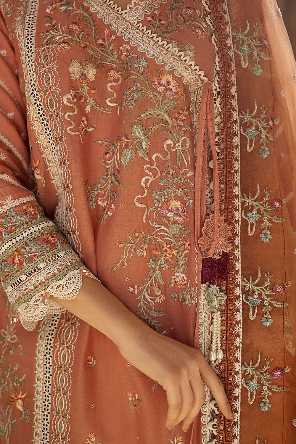 img_sobia_nazir_lawn_23_awwal_boutique