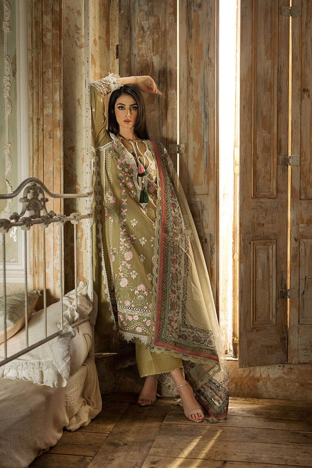 img_sobia_nazir_lawn_23_awwal_boutique