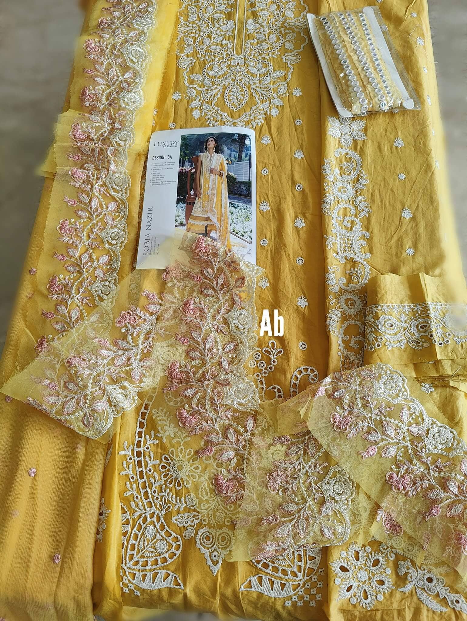 img_sobia_nazir_lawn_22_awwal_boutique