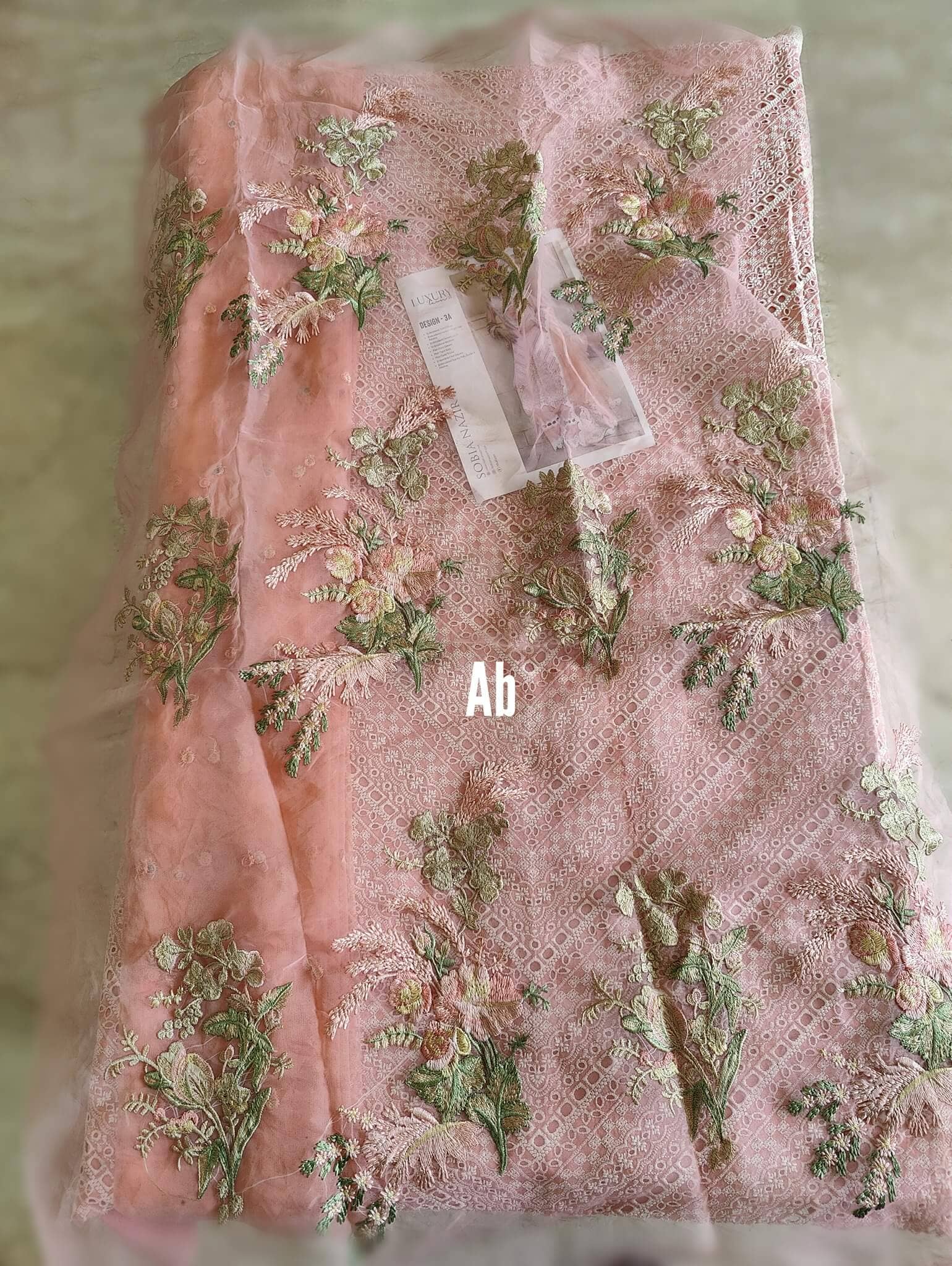 img_open_pic_sobia_nazir_lawn_22_awwal_boutique